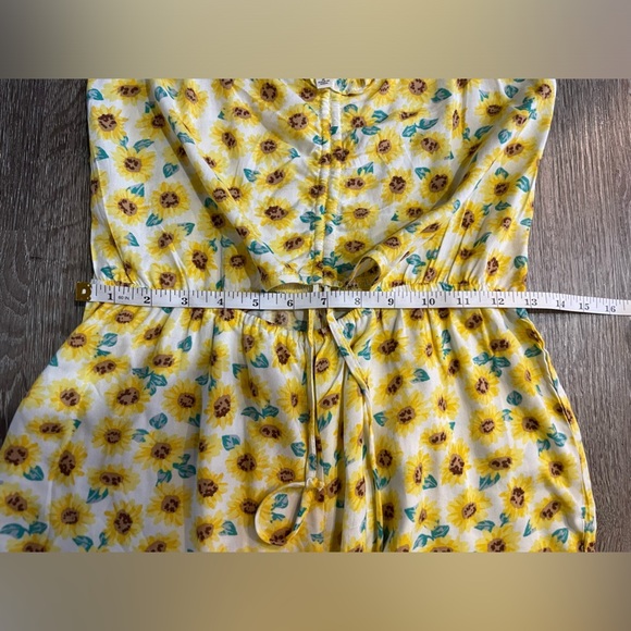 Sunflower Print Romper, Derek Heart, Shorts Size Medium,  Ruffle Straps - Picture 11 of 11